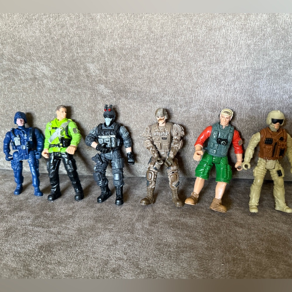 soldier action figure lot. Lot Of 6